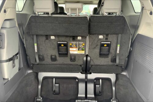 2023 TOYOTA Sienna - Image 4