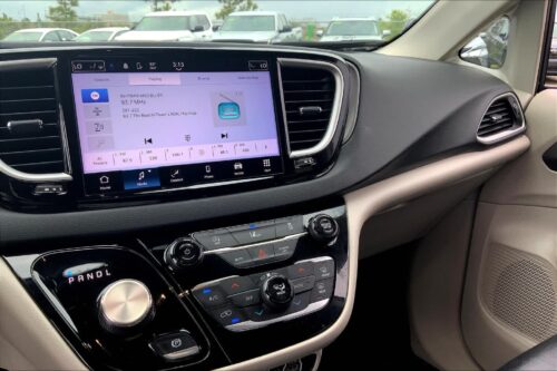 2022 CHRYSLER Pacifica - Image 3