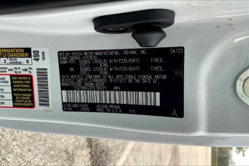 2023 TOYOTA Sienna - Image 2