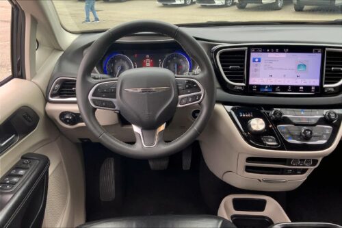 2022 CHRYSLER Pacifica - Image 30
