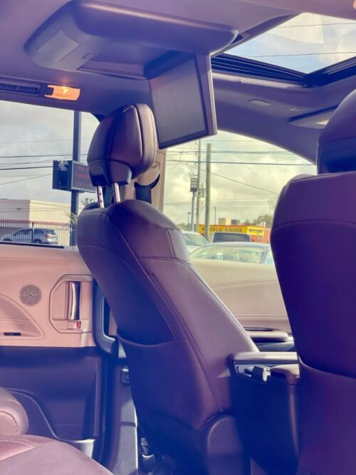 2022 TOYOTA Sienna - Image 17