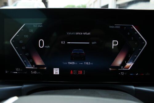 2024 BMW 330i - Image 33