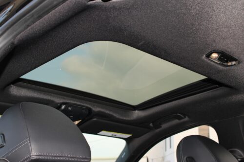 2024 BMW 330i - Image 15