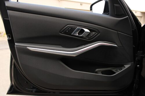2024 BMW 330i - Image 10