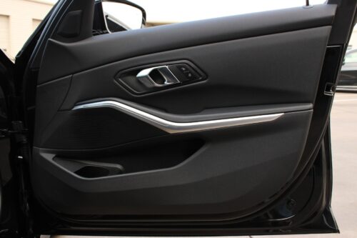 2024 BMW 330i - Image 9