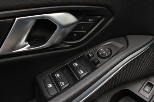 2024 BMW 330i - Image 8