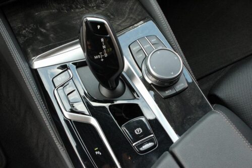 2022 BMW 530i - Image 18