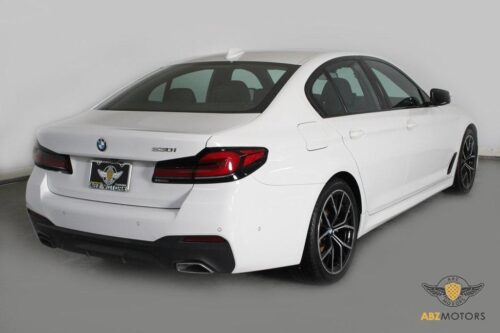 2022 BMW 530i - Image 29
