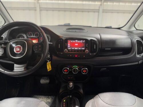 2017 FIAT 500L - Image 19