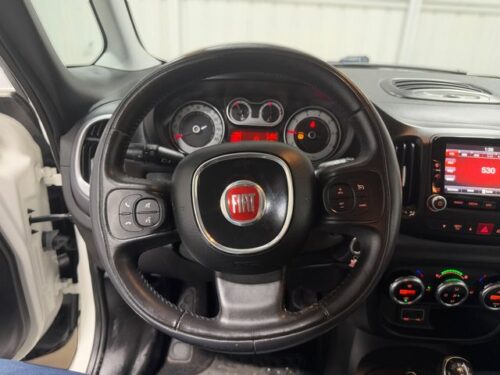 2017 FIAT 500L - Image 17