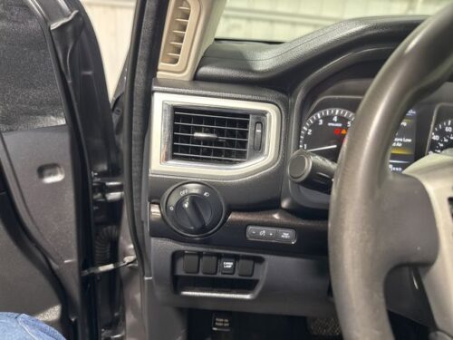 2017 NISSAN Titan - Image 11