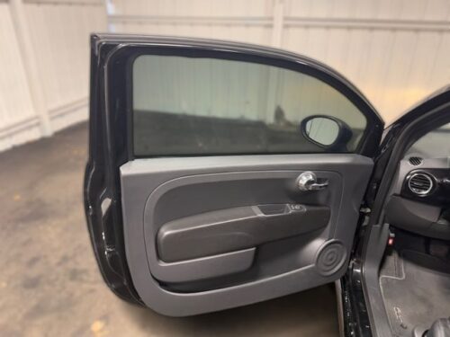2015 FIAT 500 - Image 11