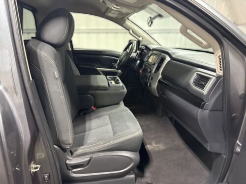 2017 NISSAN Titan - Image 4