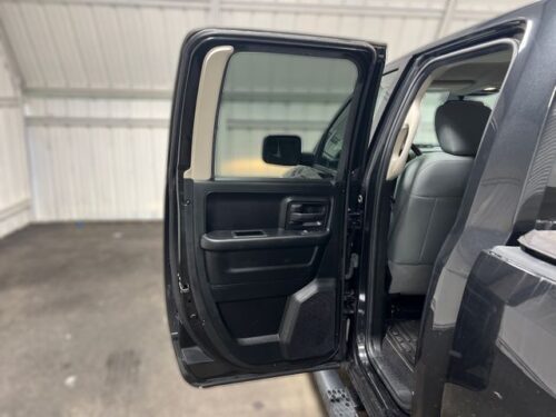 2017 RAM 1500 - Image 7