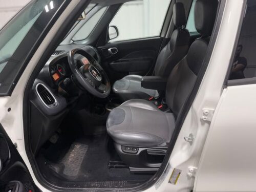 2017 FIAT 500L - Image 22