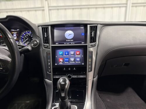 2018 INFINITI Q60 - Image 17