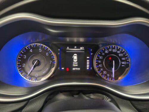 2015 CHRYSLER 200 - Image 31