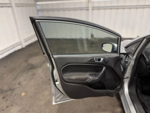 2015 FORD Fiesta - Image 13