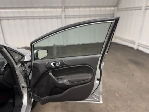 2015 FORD Fiesta - Image 12