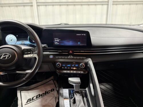 2023 HYUNDAI Elantra - Image 18