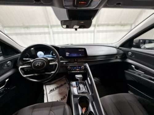 2023 HYUNDAI Elantra - Image 4