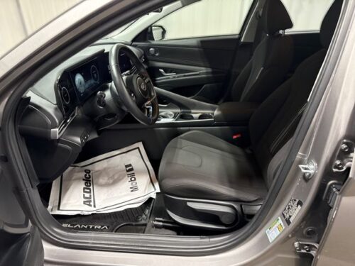 2023 HYUNDAI Elantra - Image 21