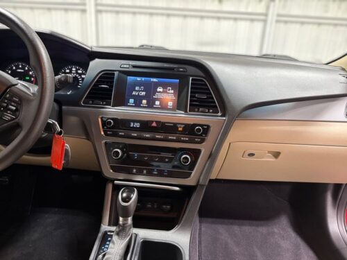 2017 HYUNDAI Sonata - Image 18