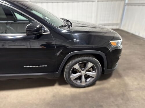 2019 JEEP Cherokee - Image 11
