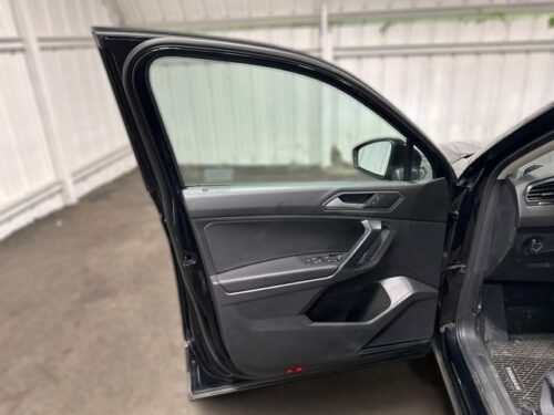 2021 VOLKSWAGEN Tiguan - Image 15
