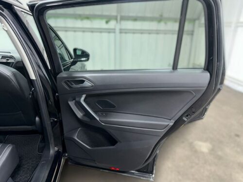 2021 VOLKSWAGEN Tiguan - Image 7