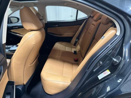 2017 LEXUS IS - Image 22