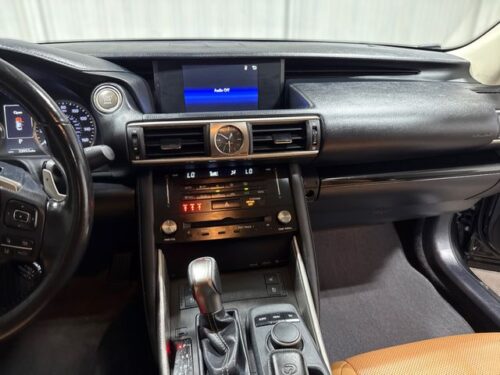 2017 LEXUS IS - Image 20