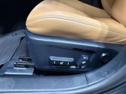 2017 LEXUS IS - Image 16