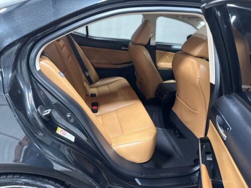 2017 LEXUS IS - Image 7