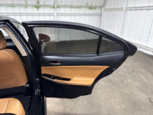 2017 LEXUS IS - Image 6
