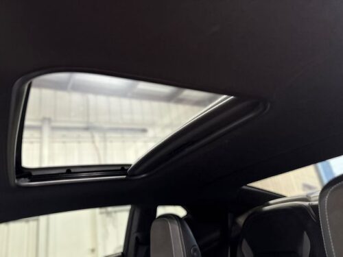 2019 CHEVROLET Camaro - Image 11