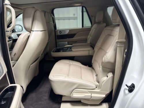 2021 LINCOLN Navigator L - Image 24