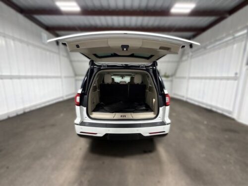 2021 LINCOLN Navigator L - Image 22