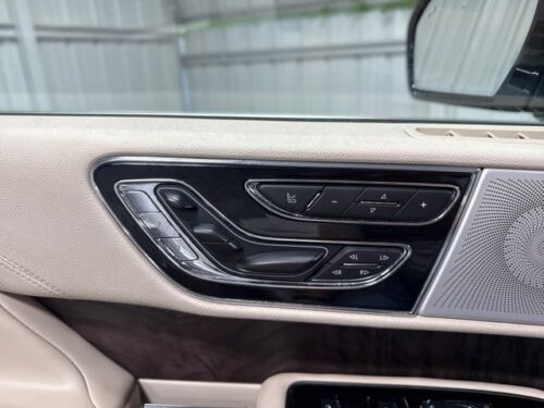 2021 LINCOLN Navigator L - Image 16