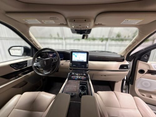 2021 LINCOLN Navigator L - Image 4