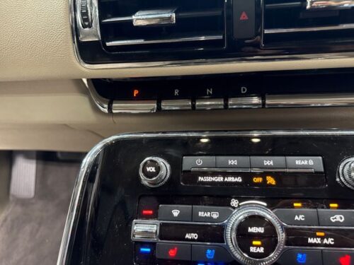 2021 LINCOLN Navigator L - Image 2