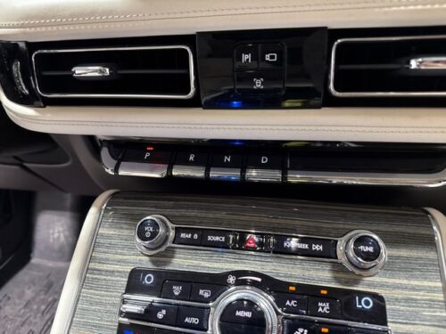 2020 LINCOLN Aviator - Image 2