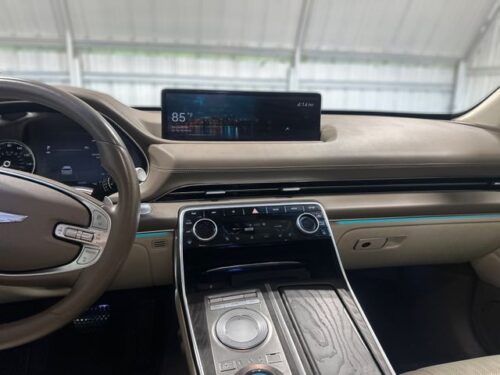2021 GENESIS GV80 - Image 13