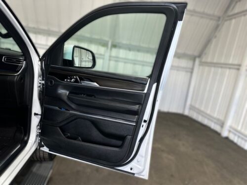 2022 JEEP Grand Wagoneer - Image 14