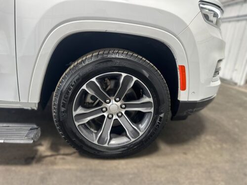 2022 JEEP Grand Wagoneer - Image 12