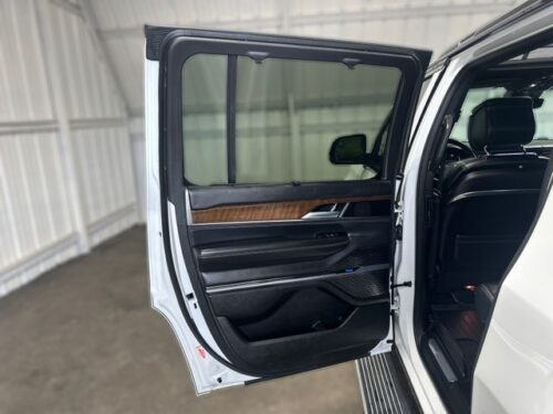 2022 JEEP Grand Wagoneer - Image 9