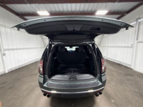 2023 CHEVROLET Suburban - Image 21