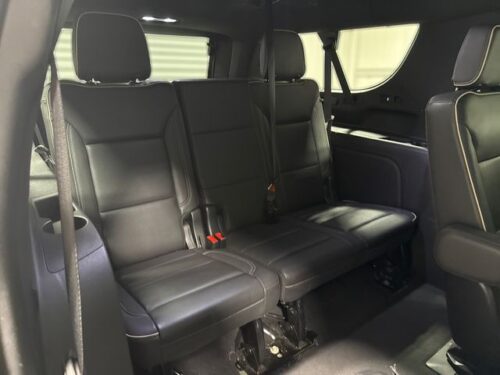 2023 CHEVROLET Suburban - Image 19
