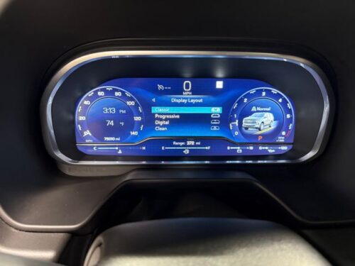 2023 CHEVROLET Suburban - Image 32