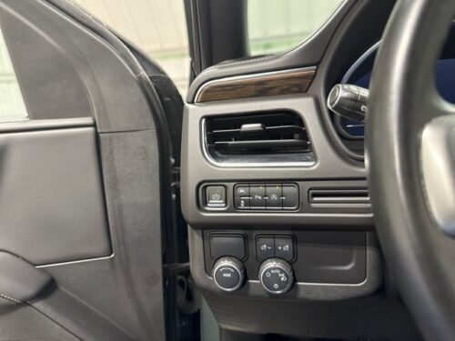 2023 CHEVROLET Suburban - Image 16